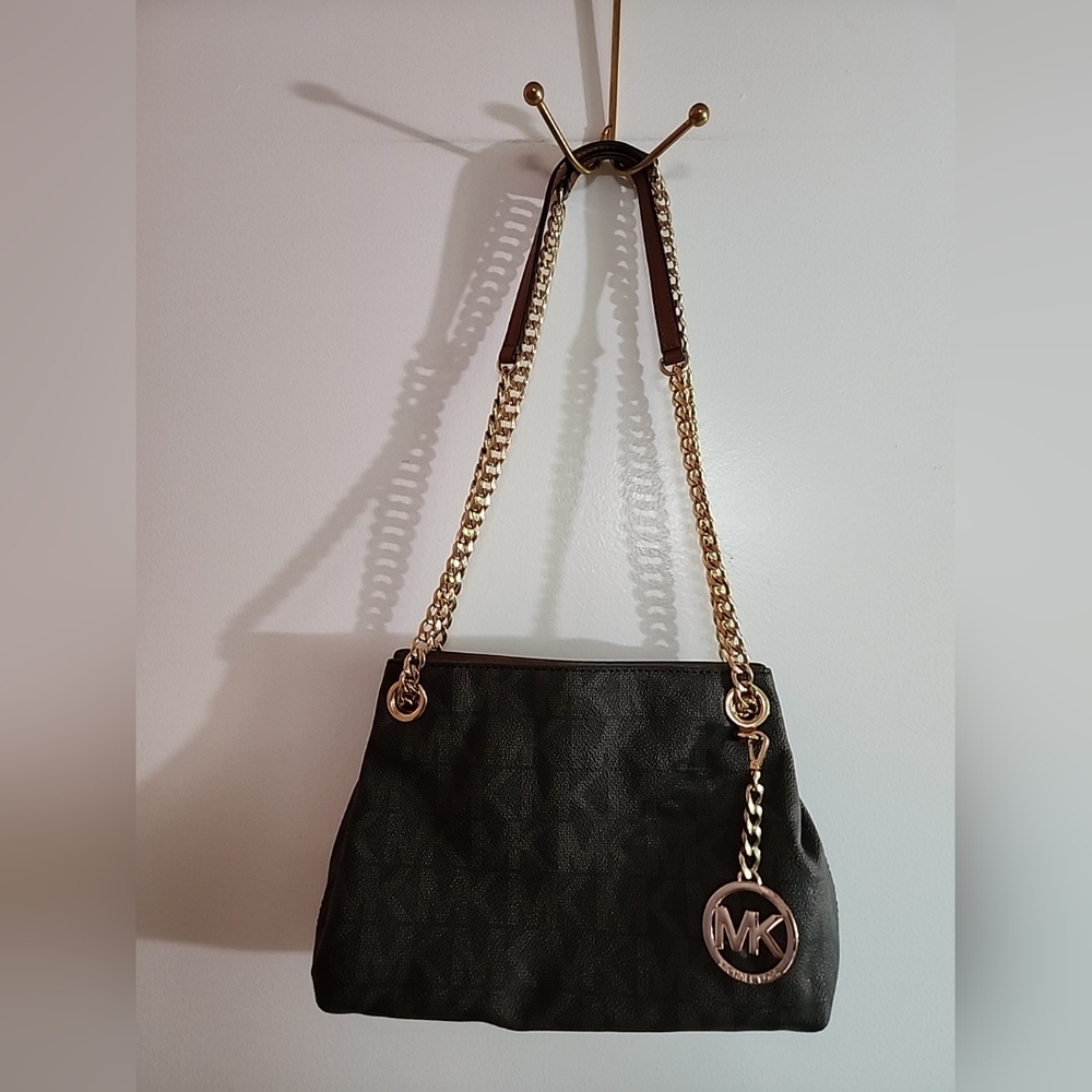 MICHAEL MICHAEL KORS JET SET MESSENGER HANDBAG